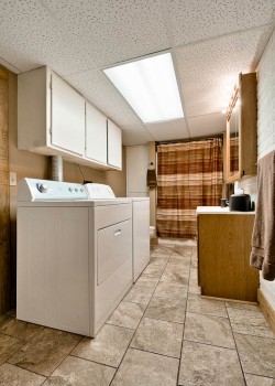 Lower level bath and laundry room